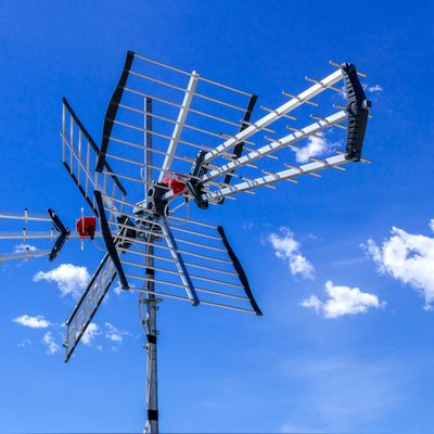 Chantier de installation antenne terrestre