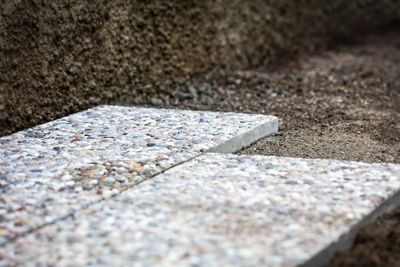 Chantier de une dalles gravillonnées