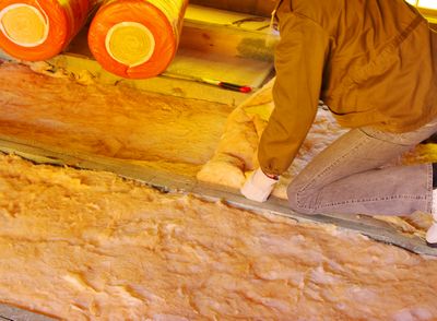 Chantier de pose de la laine de verre