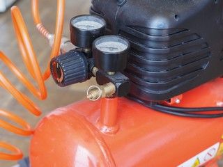 Comment choisir un compresseur ? — guide travaux RenoMigo Comment choisir un compresseur ? : conseils, prix et travaux