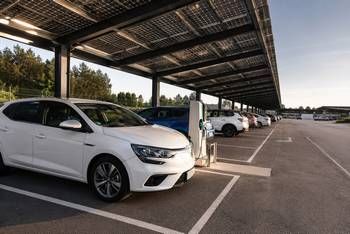 Parking solaire : l'autoconsommation pour amortir l'investissement — guide RenoMigo Parking solaire : l'autoconsommation pour amortir l'investissement : conseils et prix des travaux