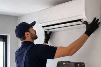 Comment installer un climatiseur mural ? — guide RenoMigo Comment installer un climatiseur mural ? : conseils et prix des travaux