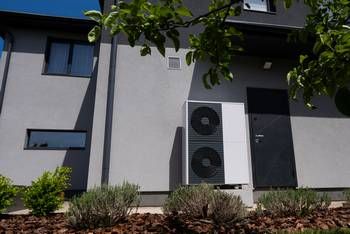 A quelle distance de vos voisins installer une PAC ? — guide travaux RenoMigo A quelle distance de vos voisins installer une PAC ? : conseils, prix et travaux