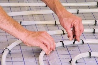 Le plancher chauffant — guide travaux RenoMigo Le plancher chauffant : conseils, prix et travaux