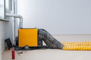 Comment choisir un chauffage de chantier ? — guide travaux RenoMigo Comment choisir un chauffage de chantier ? : conseils, prix et travaux