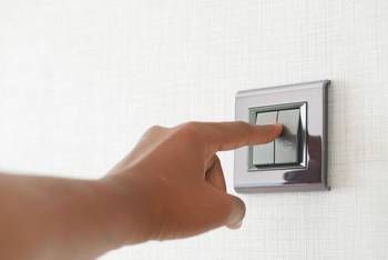 Prix de l'installation d'un variateur de lumière — guide RenoMigo Prix de l'installation d'un variateur de lumière : conseils et prix des travaux