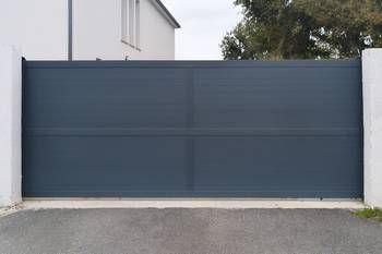 Quelle motorisation pour un portail coulissant de 5 m ? — guide RenoMigo Quelle motorisation pour un portail coulissant de 5 m ? : conseils et prix des travaux