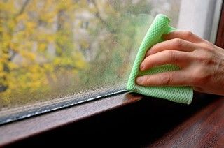 Comment réduire la condensation dans votre maison ? — guide travaux RenoMigo Comment réduire la condensation dans votre maison ? : conseils, prix et travaux
