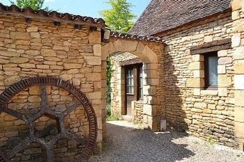 Mur en pierre : comment les isoler ? — guide travaux RenoMigo Mur en pierre : comment les isoler ? : conseils, prix et travaux