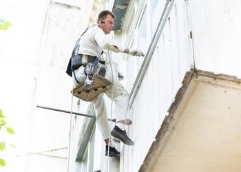 Quand faire un ravalement de façade en urgence ? — guide RenoMigo Quand faire un ravalement de façade en urgence ? : conseils et prix des travaux